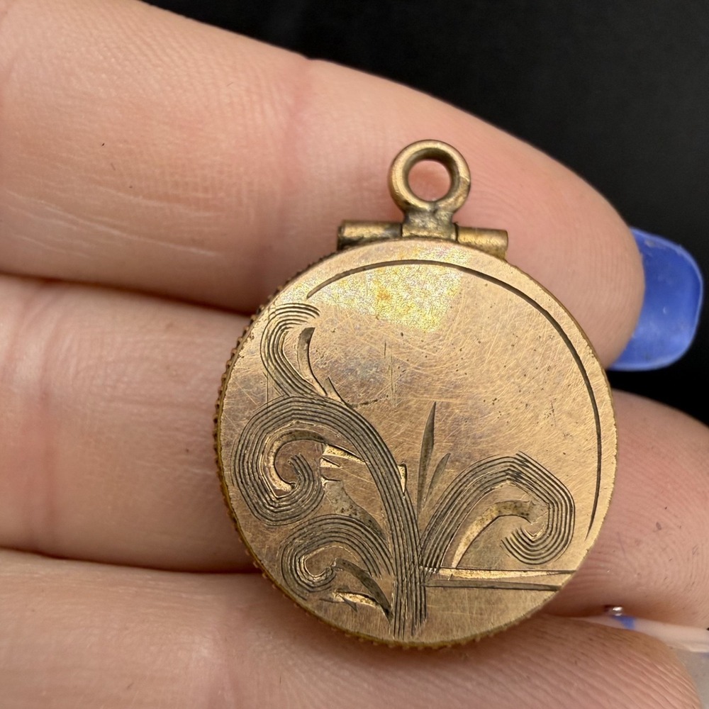 Vintage Gold Filled Locket Fob Pendant Photo Etched Not‎ Marked